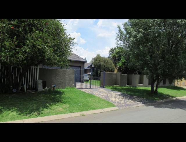 3 BEDROOM HOUSE FOR SALE IN ALBERTSDAL